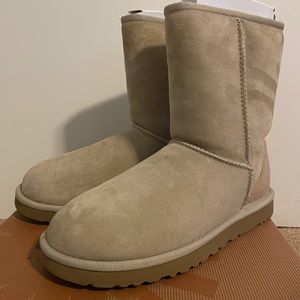 UGG Women’s Classic Short Tan